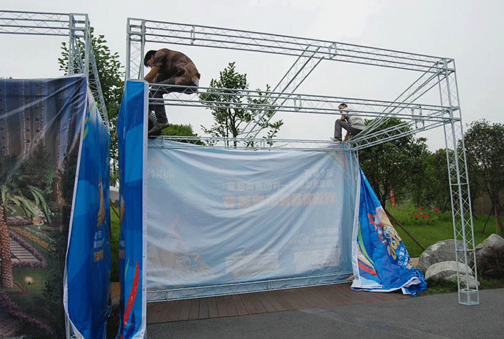 温江广告安装桁架